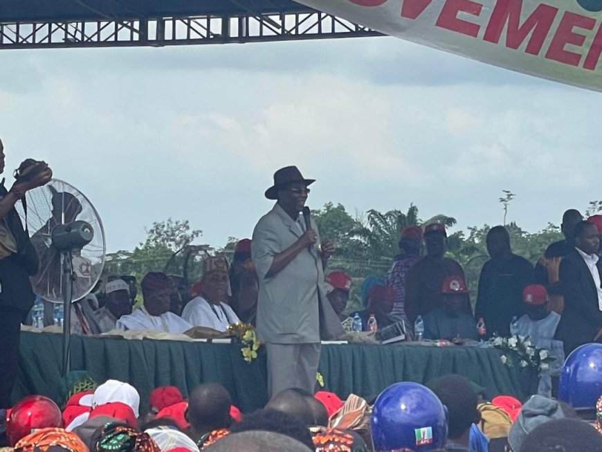 BATOGD Movement: Ogun-East Senator Storms Ijebu Waterside, Canvasses Support for Tinubu’s Second Term