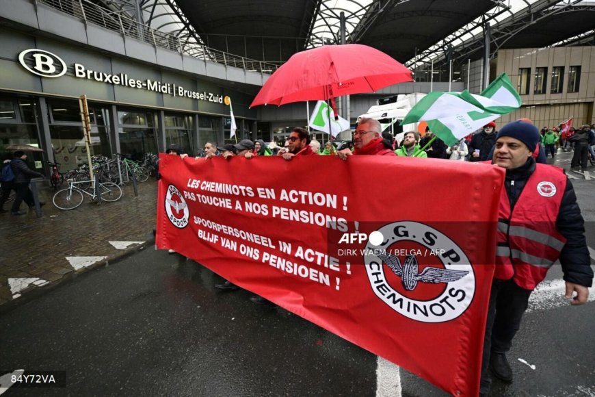 Belgium hit by strikes as govt pushes austerity, reforms