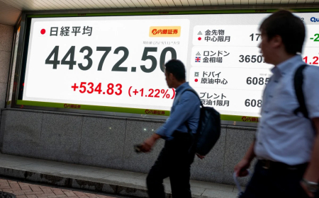 Global stocks fall ahead of Fed rate announcement