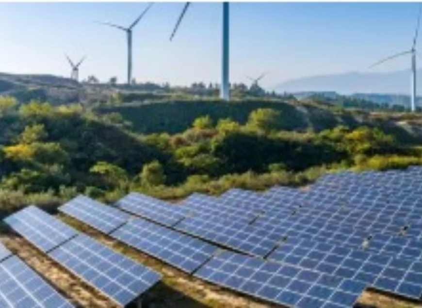 Lagos begins installation of 22,000 solar streetlights