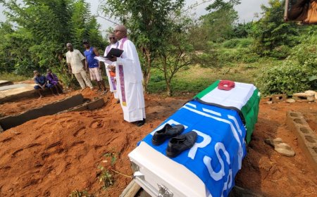 Family mourns as slain Ogun FRSC officer, daughter buried