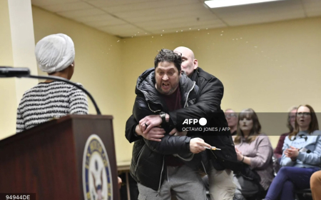 US congresswoman Ilhan Omar attacked with syringe at Minneapolis town hall
