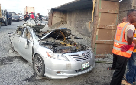 Man dies, wife injured as truck crushes car in Lagos