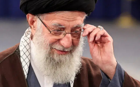 Israeli TV networks report photo of Khamenei’s body shown to Trump, Netanyahu