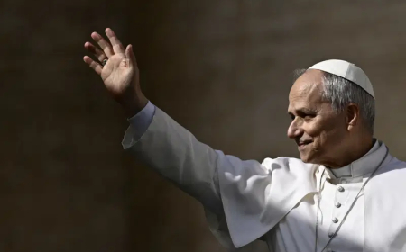 Pope prays ‘roar of bombs’ in Middle East ceases, calls for dialogue