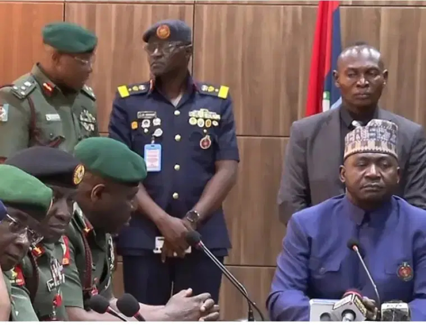 Insecurity: Defence minister summons service chiefs over rising attacks