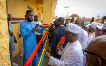 Edo gov unveils rebuilt POWA complex, donates N200m to victims of fire