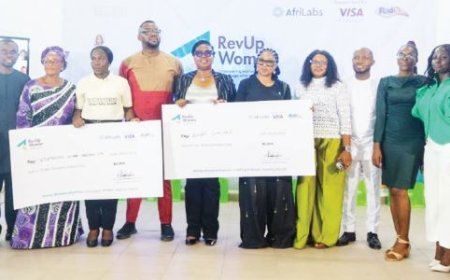 Two CEOs get $8,000 to boost businesses