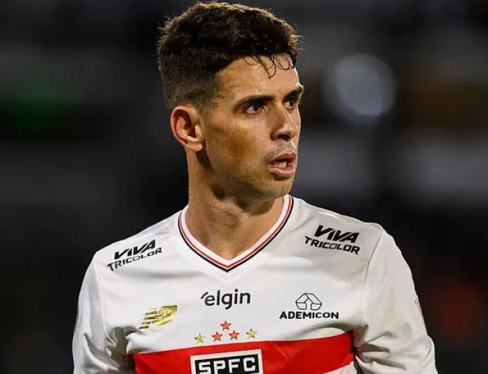 Ex-Chelsea midfielder Oscar retires with heart problem