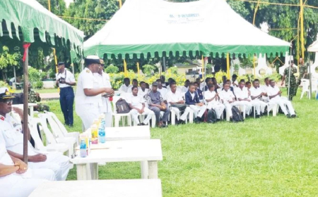 Navy urges students to shun drugs