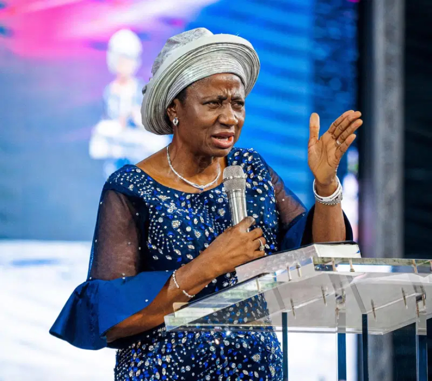 Why you shouldn’t make friends with divorced women’ — Pastor Ibiyeomie’s wife