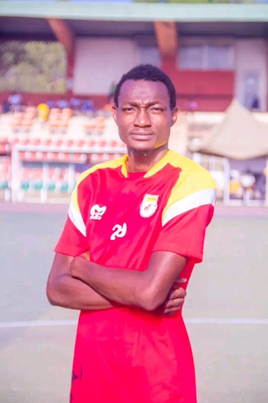 Wikki Tourists defender dies in auto crash