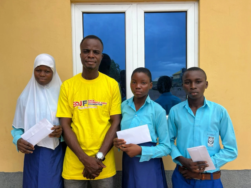 Abiodun’s aide pays NECO fees for 75 Ogun indigent students