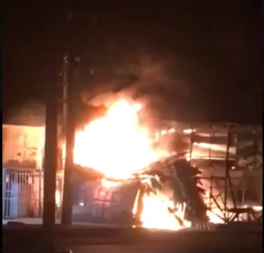 Twin fire outbreak razes shops, residential building in Kwara