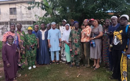 Akintunde Meets Iperu Ward 5 Leaders, Emphasises Unity, Progress For APC In Ikenne