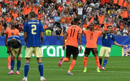 Netherlands crush Sweden 5-1 to move within reach of last 32