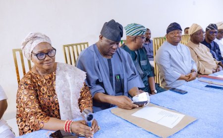 Senator Adeola Rallies Ewekoro, Odeda and Abeokuta South APC Leaders Ahead of 2027
