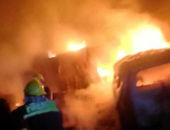 Four vehicles, container burnt as fire guts mechanic workshop in Oyo
