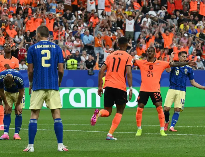 Netherlands crush Sweden 5-1 to move within reach of last 32