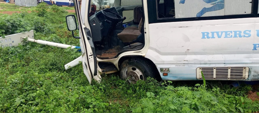 Players, officials injured as Rivers United team bus crashes in P’Harcourt