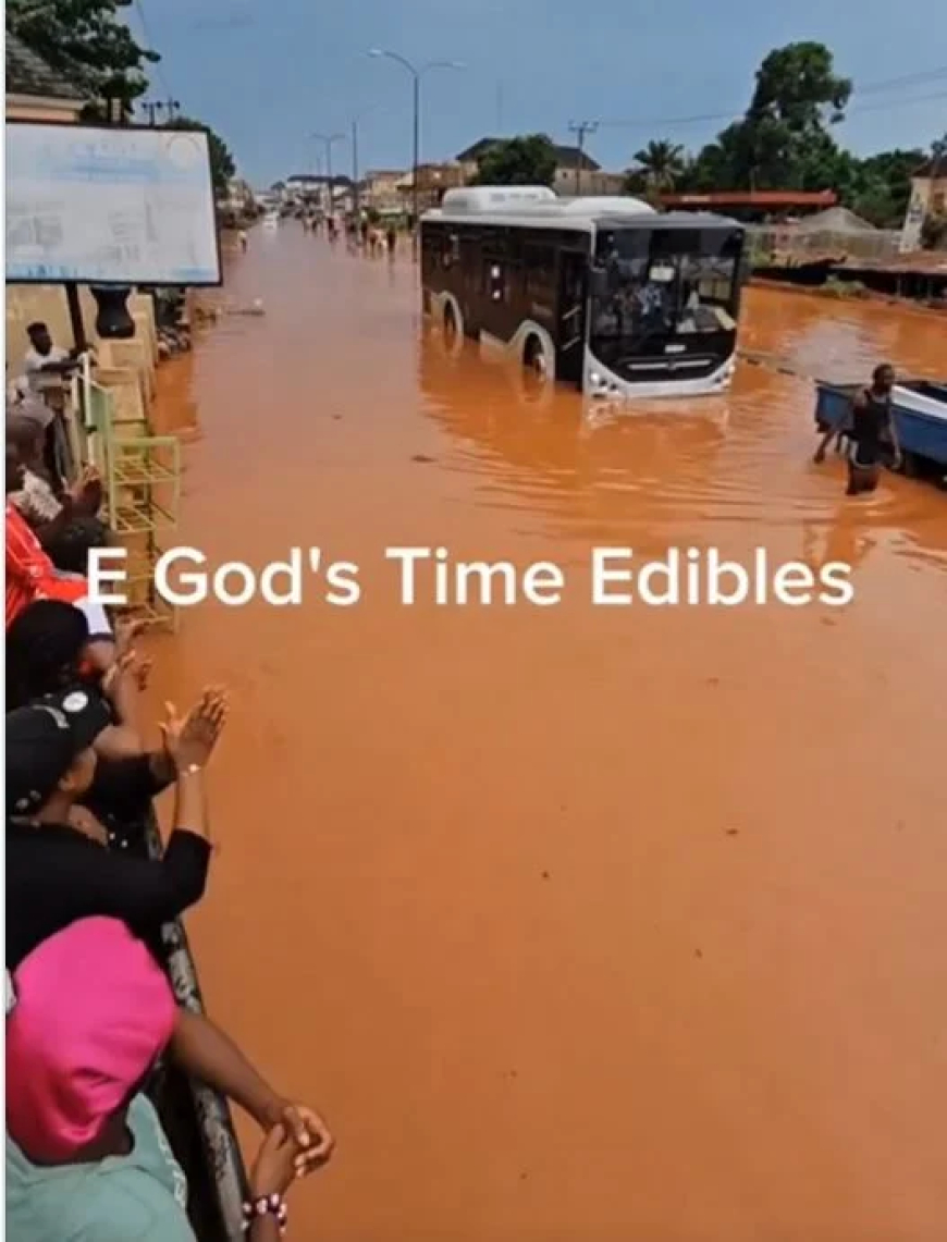 Commuters lament as flood takes over Enugu road