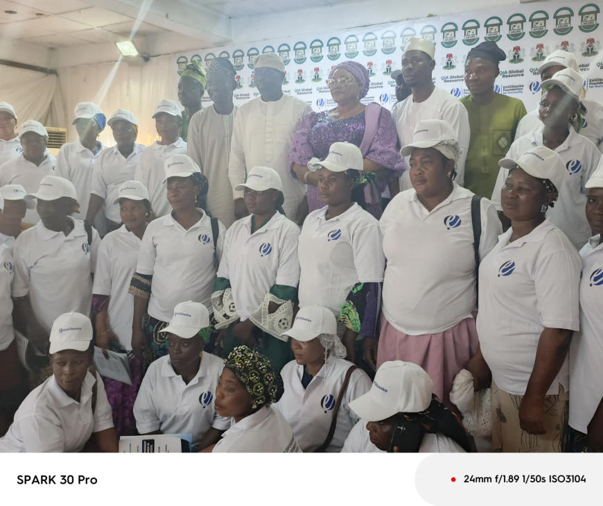 Ogun LG boss, APC chieftain urge Nigerians to help reduce poverty