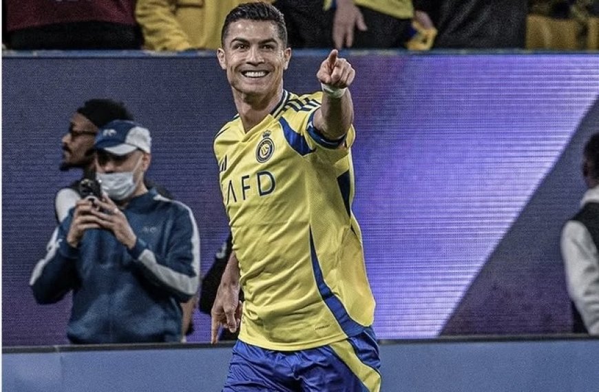 England starts World Cup bid as Ronaldo makes history