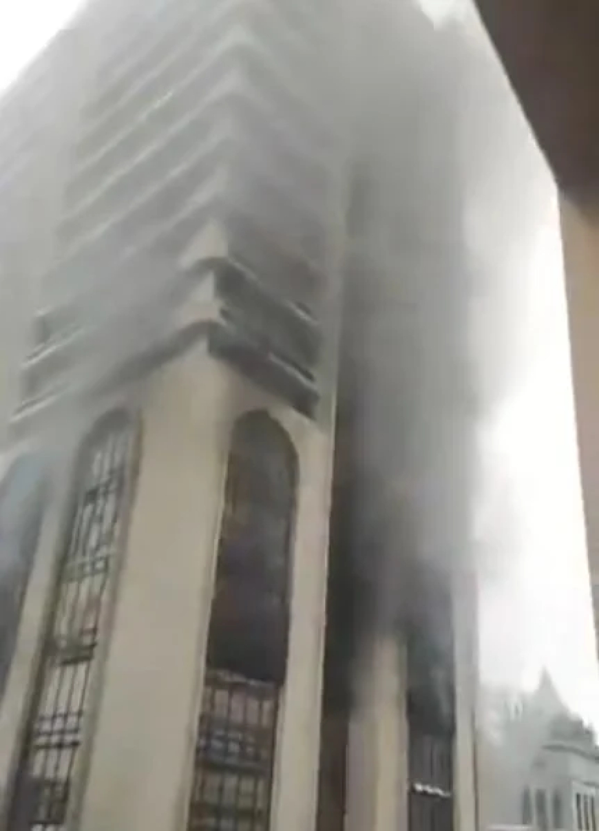 Fire guts building on Lagos Island