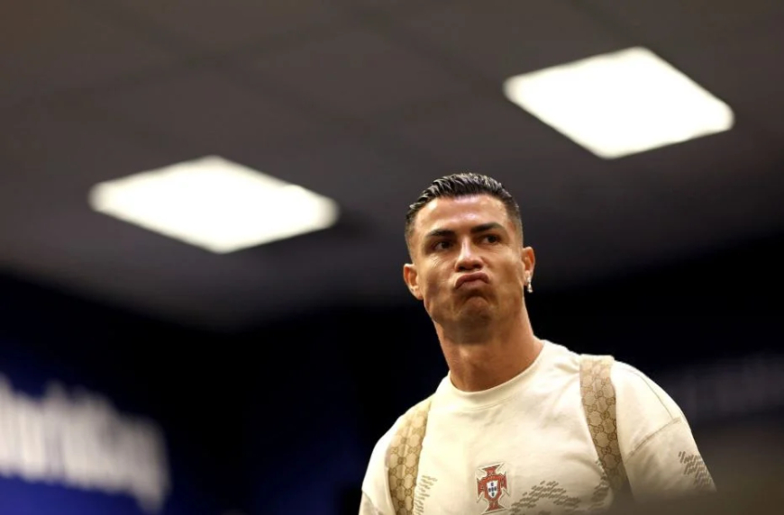 Ronaldo fans flood Bruno Fernandes’ Instagram, demand more respect, service for CR7