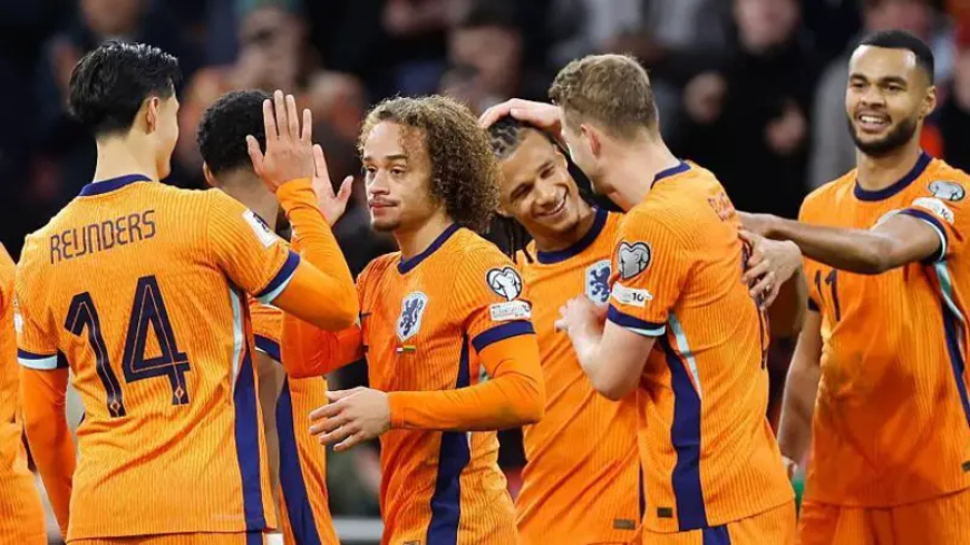 Netherlands march into World Cup knockouts as group winners