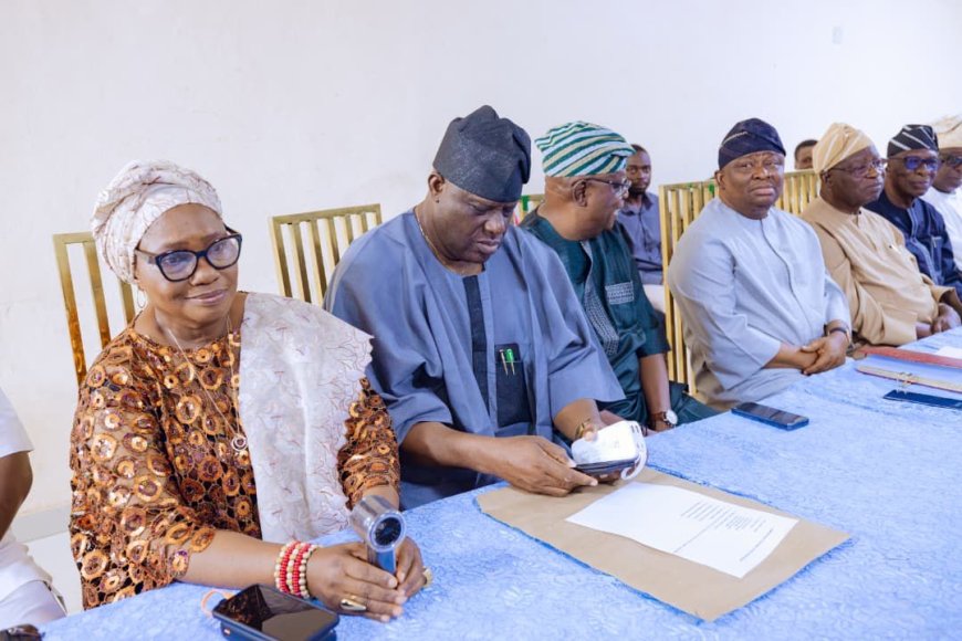 Senator Adeola Rallies Ewekoro, Odeda and Abeokuta South APC Leaders Ahead of 2027