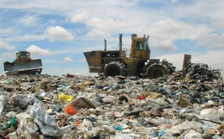 Ogun warns traders as refuse overruns Lagos-Ibadan Expressway