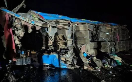 21 die as school bus crashes in Uganda 