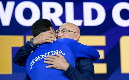 World Cup final: Scaloni, former teacher De la Fuente share emotional embrace