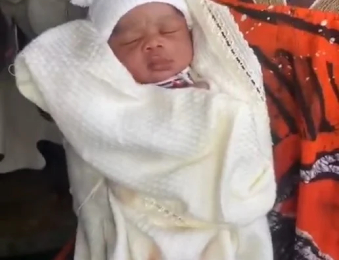 Woman gives birth while shopping for baby items in Ibadan market