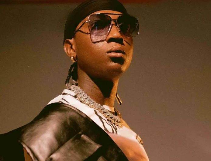 Singer Bella Shmurda breaks down in tears, alleges $4m Lagos property scam