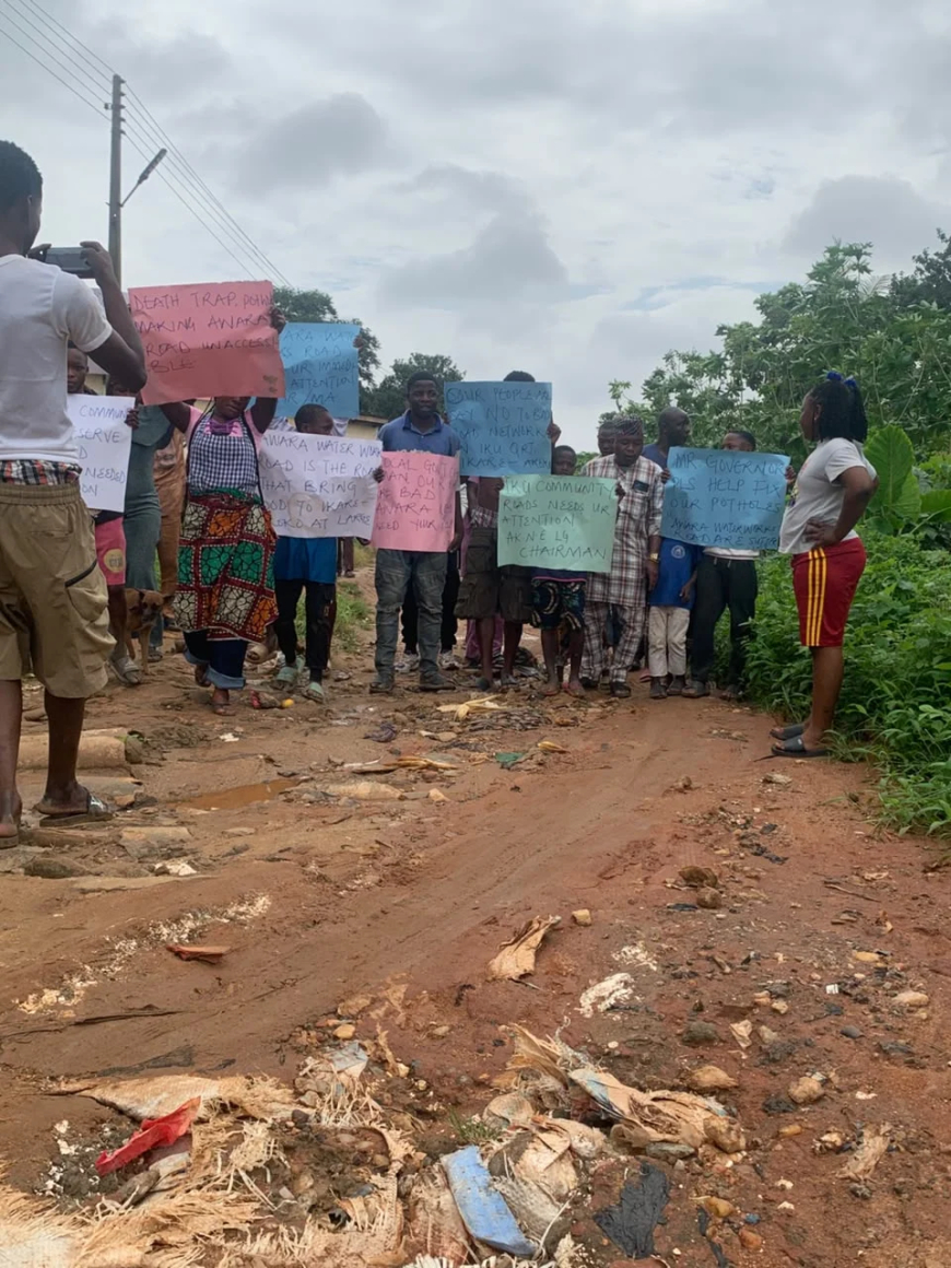 Ondo community protests over deplorable road, seeks Aiyedatiwa’s intervention