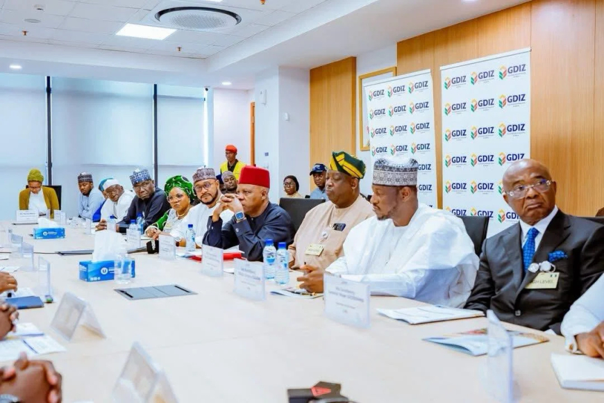 Six govs pledge to revive Nigeria’s textile industry after Benin visit