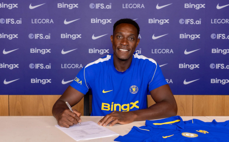 Chelsea complete signing of Danny Welbeck from Brighton