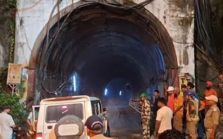 Seven workers killed, 19 rescued in India tunnel accident