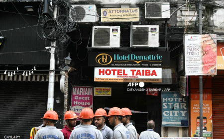 Nine die in India hotel fire
