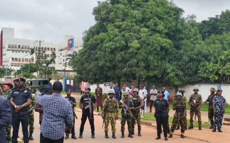 Police, soldiers block ex-servicemen from protesting at defence ministry
