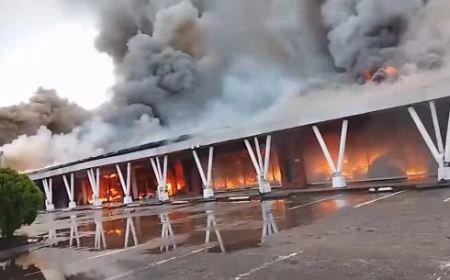 Fire rages Calabar mall 