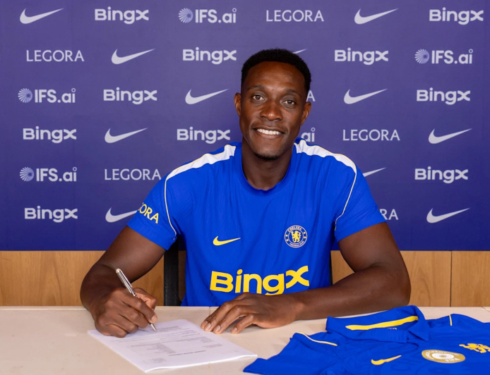 Chelsea complete signing of Danny Welbeck from Brighton
