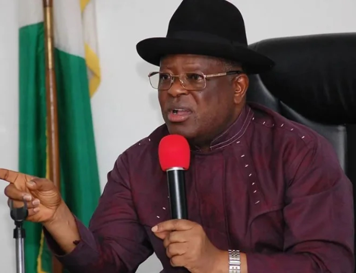 Umahi orders concessionaire to quit Benin-Asaba road over poor work