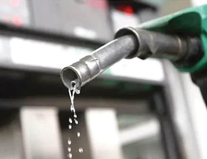 Petrol hits ₦1,350/litre in Abuja, motorists lament