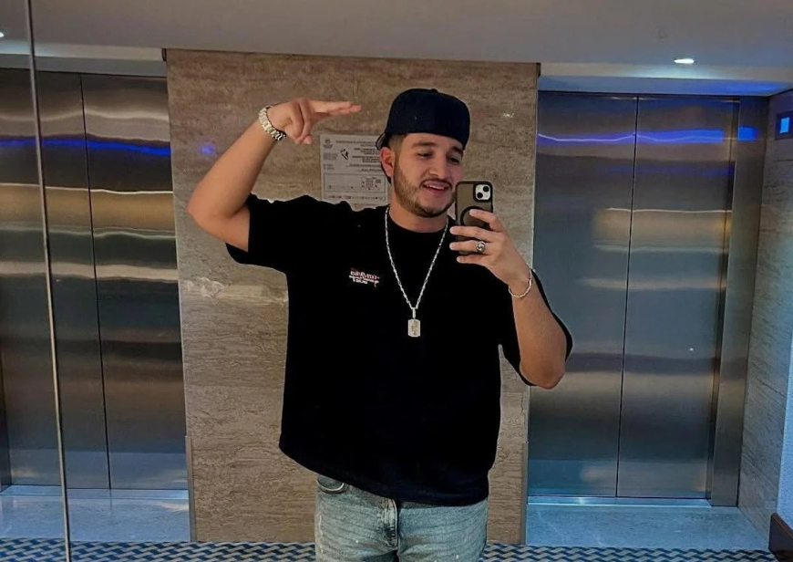 Mexican social media influencer shot dead while livestreaming