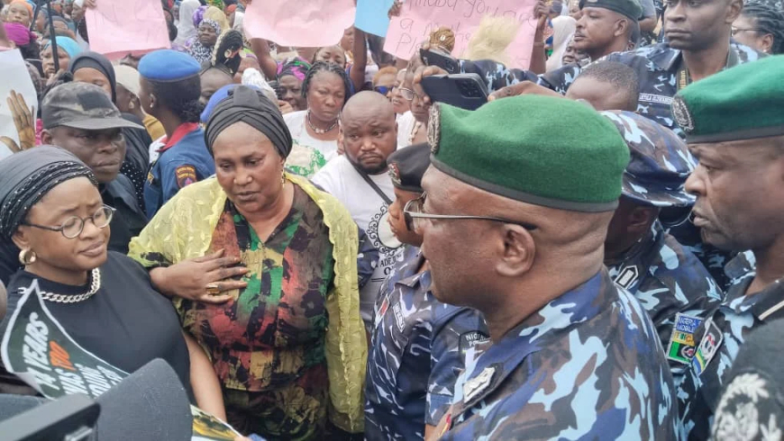 Adeleke’s wife leads women in protest against arrest, violence in Osun