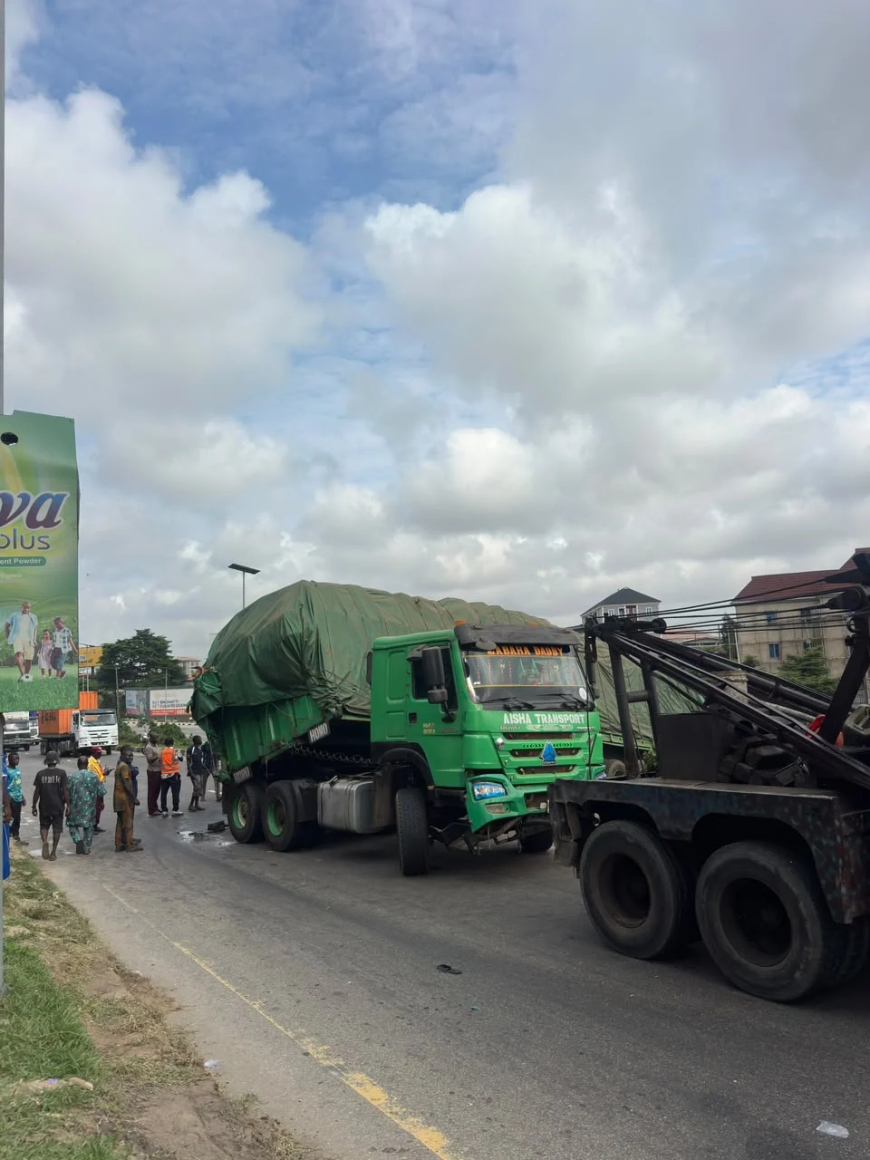 Gridlock in Lagos as trailers, cars collide in dual accidents