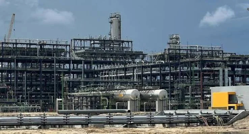 Dangote raises petrol to N1,200/l despite crude price decline